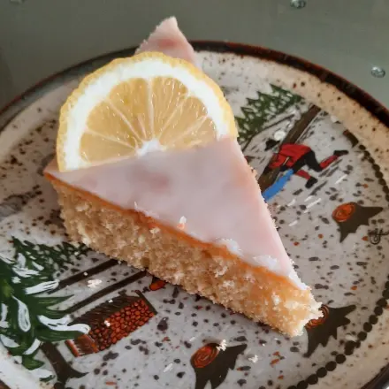 Zitronenkuchen mit Dinkelvollkornmehl und Zitronenguss