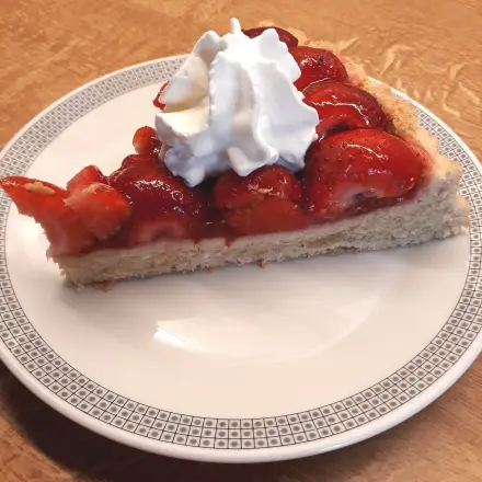Erdbeerkuchen mit Dinkeltortenboden zum Muttertag