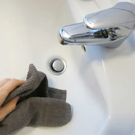 Sauberes Waschbecken