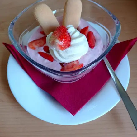 Erdbeer-Sahne-Dessert
