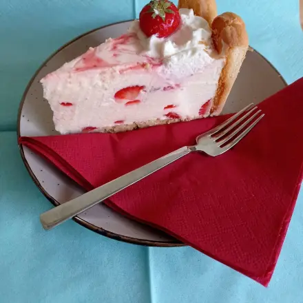 Erdbeer-Sahne-Creme-Torte