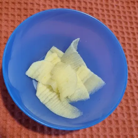 Obst für Kleinkinder zuschneiden