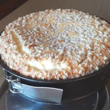 Käsekuchen mit Streuseln und wenig Zucker