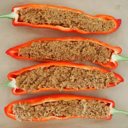 Gefüllte Paprika mit Bulgur grillen