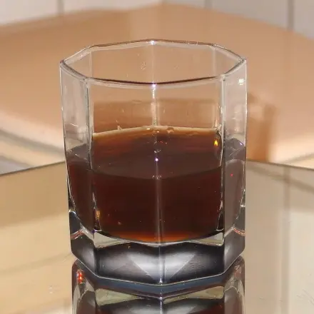 Kloschüssel mit Whisky reinigen