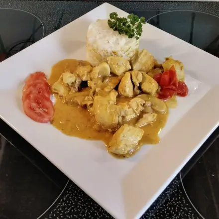 Hähnchenbrust in Curcuma Soße mit Basmati Reis