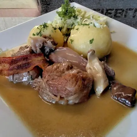 Kalbshaxe in Dunkler Biersoße