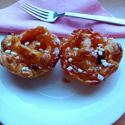 Aprikosen-Blätterteiggebäck