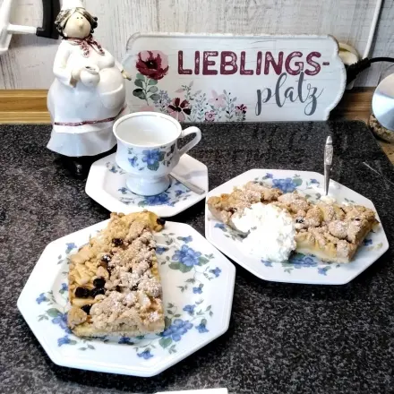 Apfelstreuselkuchen mit Rosinen