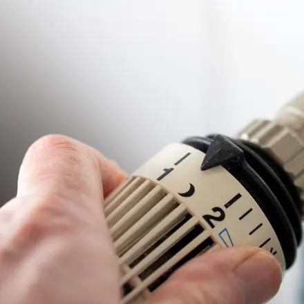 Sparsam heizen, ohne Schimmelbildung an den Wänden