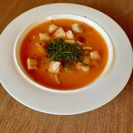 Paprika-Kartoffelsuppe mit Einlage