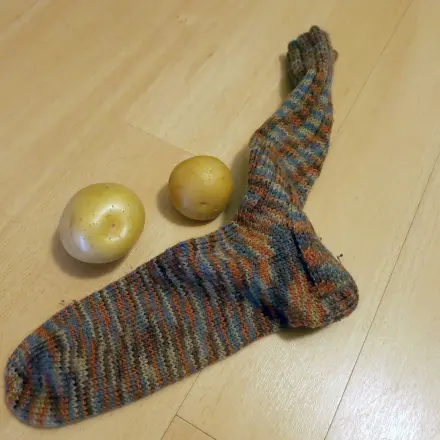 Kartoffelstrumpf gegen Halsschmerzen