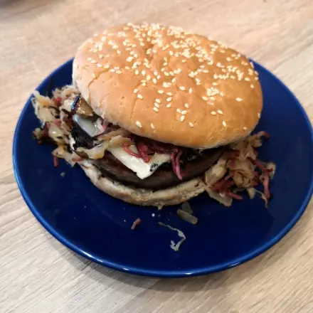 Leckerer Dosenwurstburger