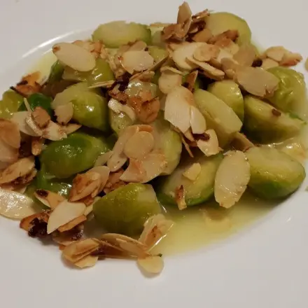 Rosenkohl mit gerösteten Mandeln