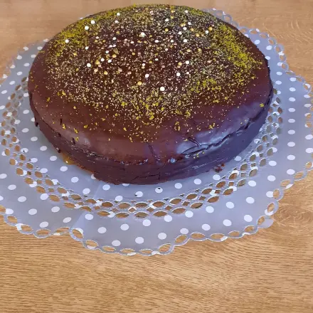 Schokotorte mit Pistazien