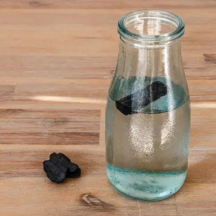 Schnittblumen länger frisch mit Holzkohle