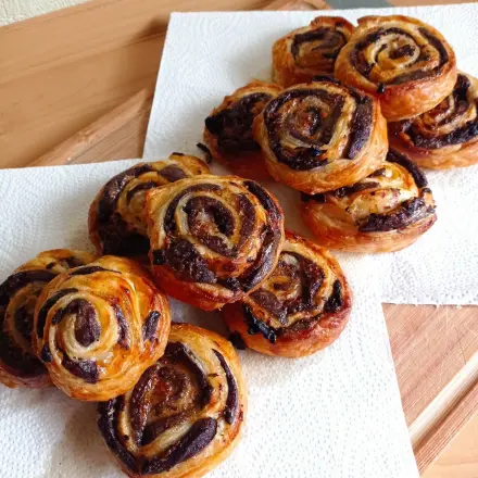 Blutwurst-Blätterteig-Schnecken