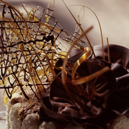 4 tolle Deko-Ideen aus Schokolade für Desserts