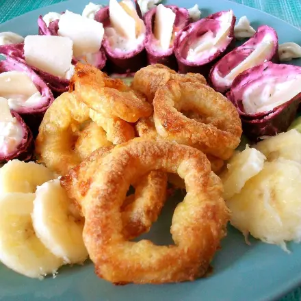 Rote Beete Tortillas mit Shrimps & Calamaris