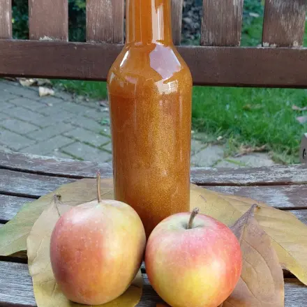 Flüssiges Gold: Bratapfel-Likör selber machen
