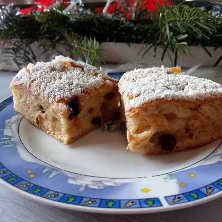 Stollenkuchen vom Blech mit Kartoffeln