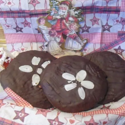 Lebkuchen mit Oblaten nach altem Rezept