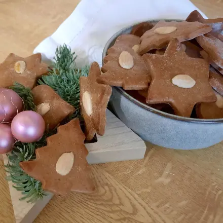 Honigplätzchen mit Mandeln