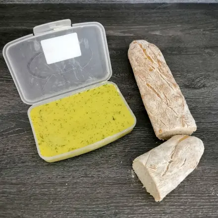 Kräuterbutter selber machen mit frischen Kräutern