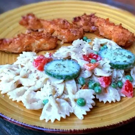Bunter Nudelsalat selbst gemacht