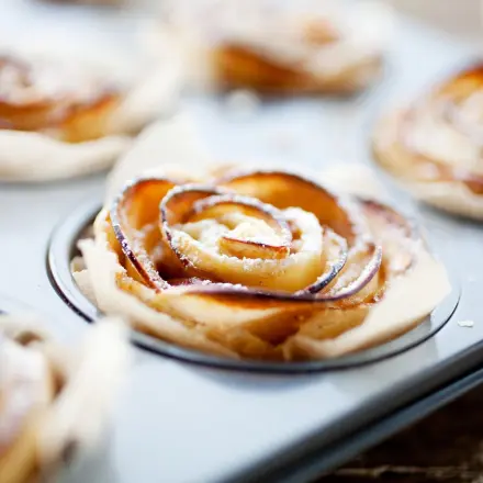 Apfelrosen mit Blätterteig und Royal