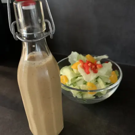 Salat: Haltbares Dressing auf Vorrat selber machen