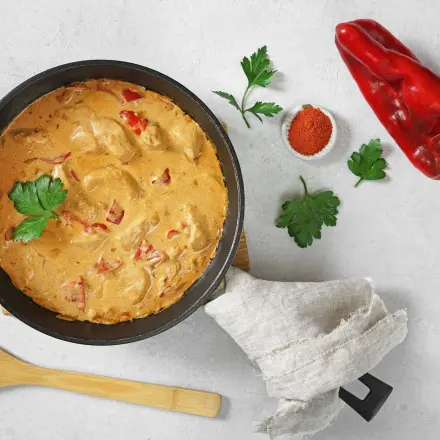 Hühnerbrust mit Paprikasoße