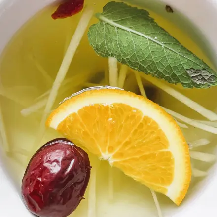 Ingwer-Orangen-Tee mit Datteln selber machen