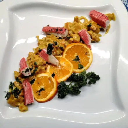 Orangen-Kürbis-Curry mit Süßkartoffel und Surimi