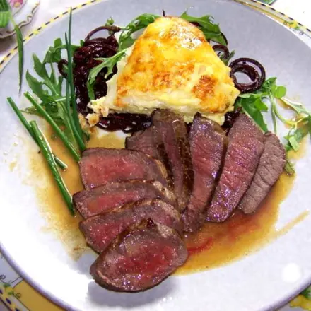 Kohlrabi-Gratin mit Rinderfilet