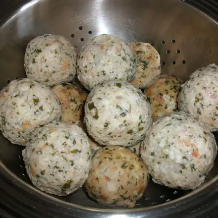 Speck-Brezel-Weckknödel