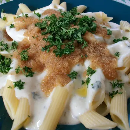 Penne mit Blauschimmelkäse-Sahnesoße