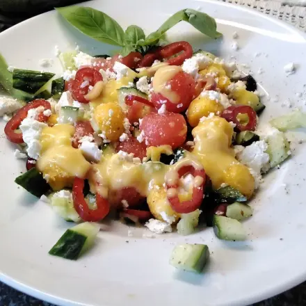 Melonensalat mit Mango und Feta