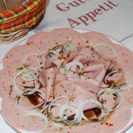 Pikante Extrawurst in Essig und Öl