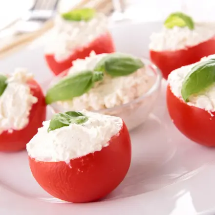 Gefüllte Tomaten mit Frischkäse