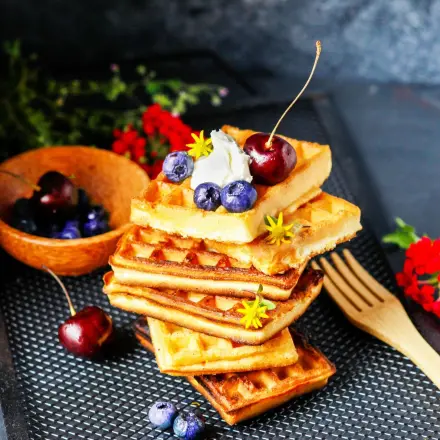 Blitz-Cremeschnitte: Frischei-Waffeln toasten