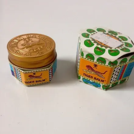 Bei Erkältung, Kopfweh und Schnupfen: Tiger Balm