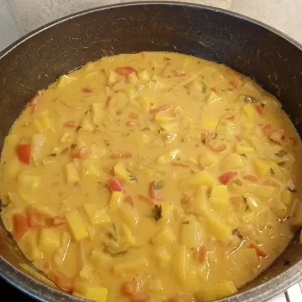 Vegetarisches Curry mit Nudeln