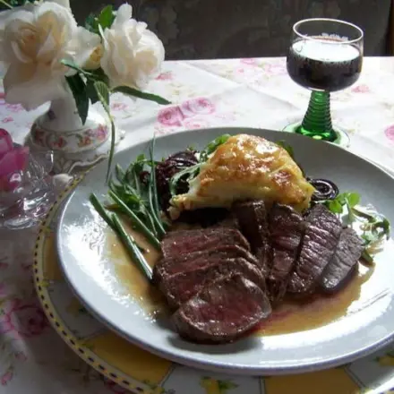 Rinderfilet auf Kohlrabi-Gratin