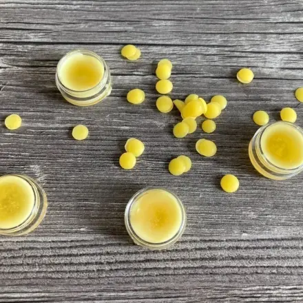Lippenbalsam selber machen - mit Honig
