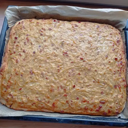 Zwiebelkuchen mit Hefeteig