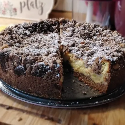 Schwarz-Weiß-Quarkkuchen mit Streusel