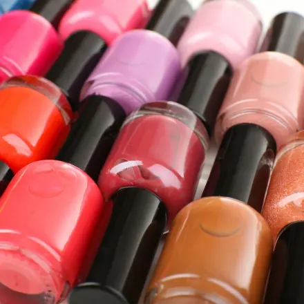 Alten Nagellack zum Basteln verwenden