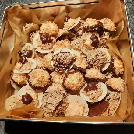 Alle Jahre wieder - Kokosmakronen mit und ohne Schokoglasur