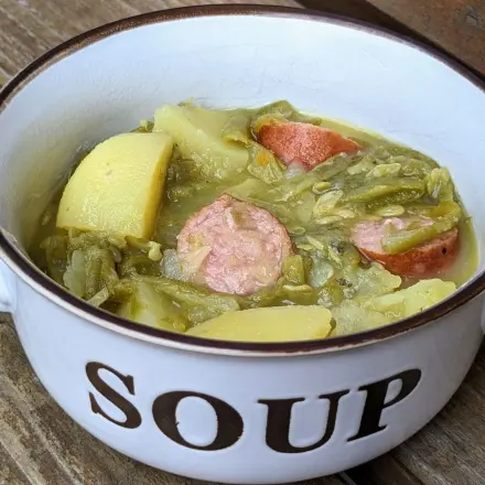 Bohneneintopf mit Kartoffeln & Mettwurst